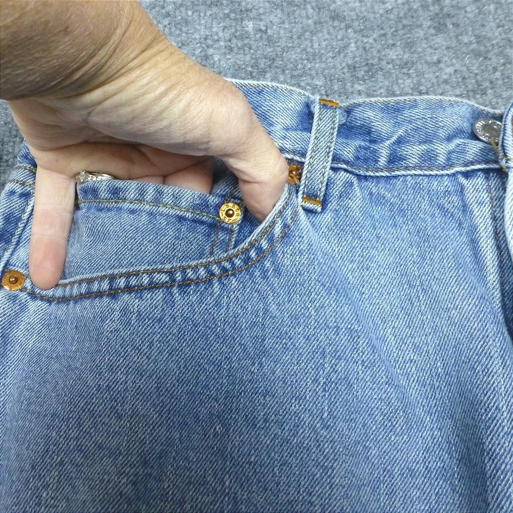 90's Levis 550 Relaxed Fit Jeans Mens 34x34 Light Wash Blue Denim